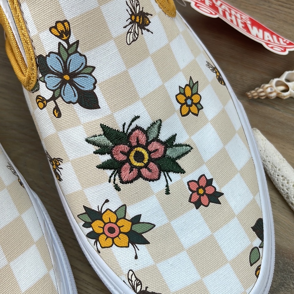 🌴🔆VANS- FLORAL EMBROIDERY SLIP ON’S MUSTERED YELLOW🔆🌴 - Picture 7 of 13